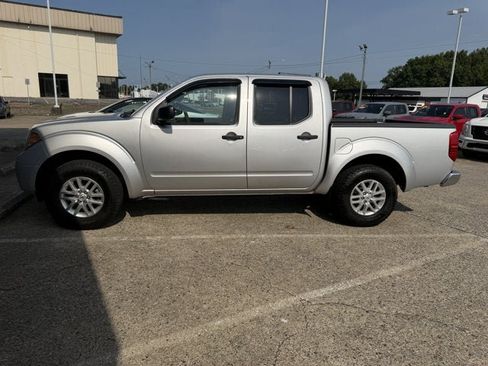 Used 2016 Nissan Frontier SV AWD/4WD image 6