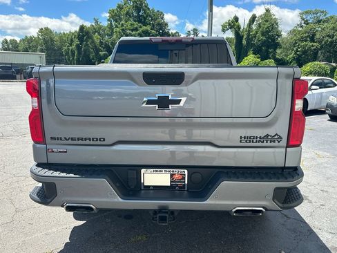 Used 2022 Chevrolet Silverado 1500 High Country w/ Technology Package AWD/4WD image 7