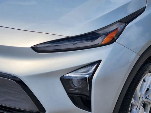 Used 2023 Chevrolet Bolt EUV LT w/ Driver Confidence Package image 9