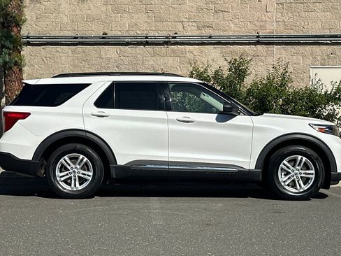 Certified 2023 Ford Explorer XLT w/ Equipment Group 202A RWD image 2