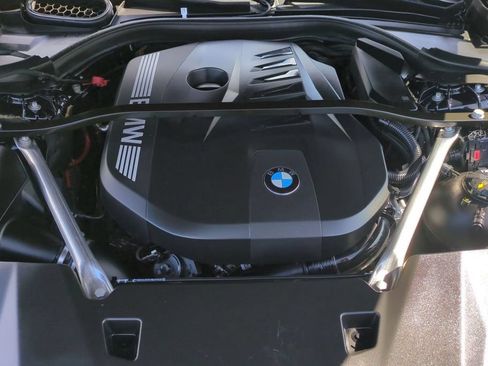 Used 2023 BMW 740i w/ Parking Assistance Package RWD image 19