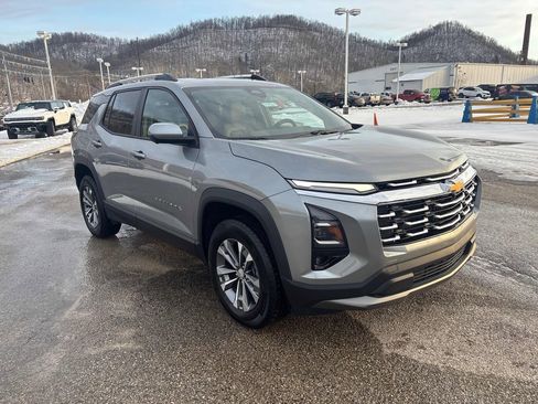 Used 2025 Chevrolet Equinox LT w/ Convenience Package II image 7