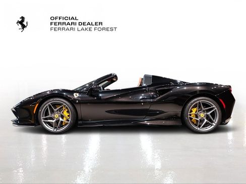 Certified 2022 Ferrari F8 Tributo image 3