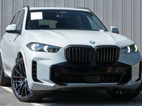 Used 2024 BMW X5 sDrive40i w/ M Sport Package RWD image 4
