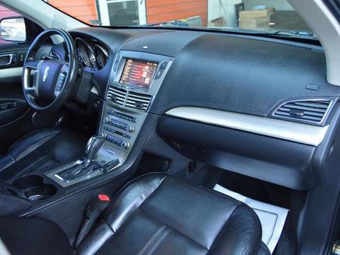 Used 2012 Lincoln MKT AWD image 18