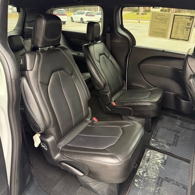Used 2025 Chrysler Pacifica Select FWD image 45