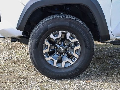 Used 2023 Toyota Tacoma TRD Off-Road image 9