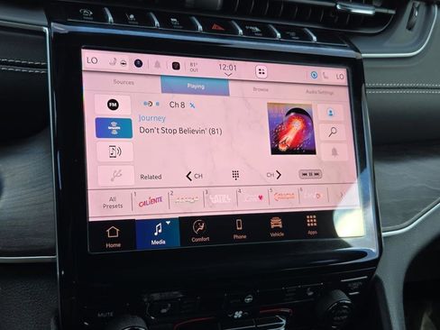 Certified 2025 Jeep Grand Cherokee L Limited RWD image 28