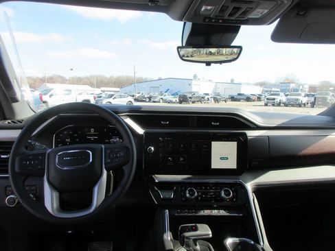 New 2026 GMC Sierra 1500 Denali w/ Denali Reserve Package image 18