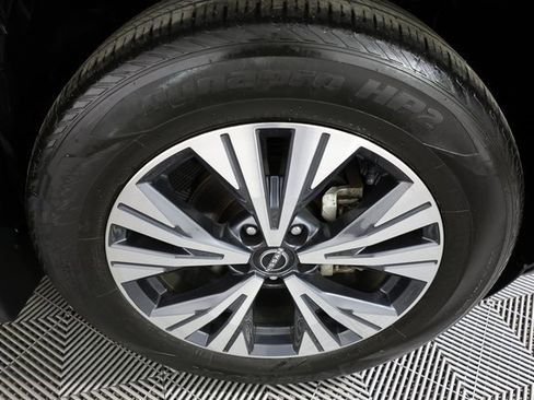 Used 2023 Nissan Rogue SV image 27