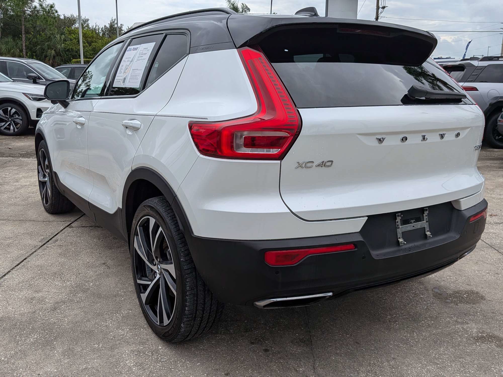 Used 2020 Volvo XC40 T5 R-Design w/ Protection Package Premier AWD/4WD image 5