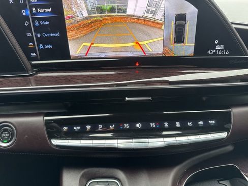 Used 2022 Cadillac Escalade Sport Platinum AWD/4WD image 37