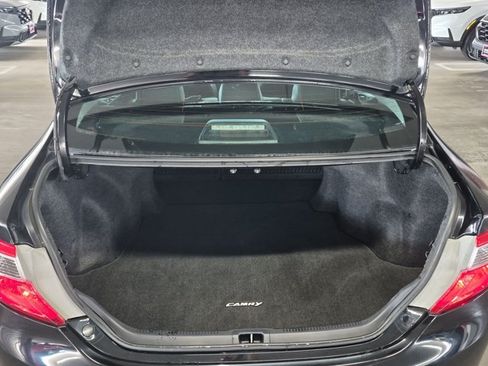 Used 2014 Toyota Camry SE FWD image 6