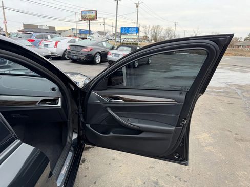 Used 2018 BMW 540i xDrive w/ Premium Package image 38