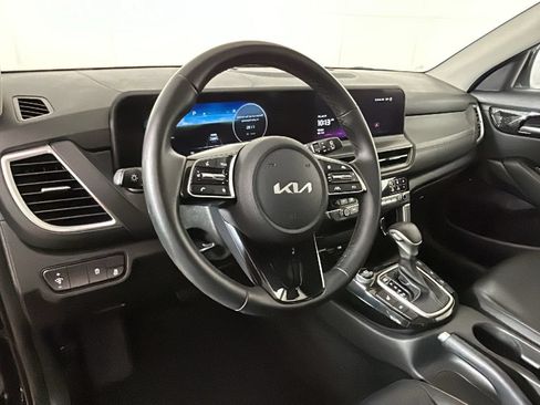 Used 2024 Kia Seltos EX AWD/4WD image 16