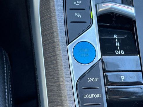 Used 2025 BMW i4 eDrive40 w/ M Sport Package RWD image 25