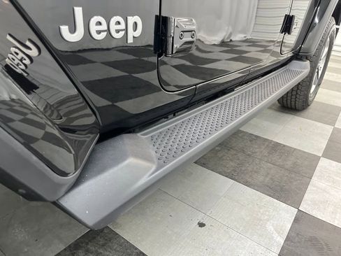 Used 2020 Jeep Wrangler Unlimited Sahara AWD/4WD image 14
