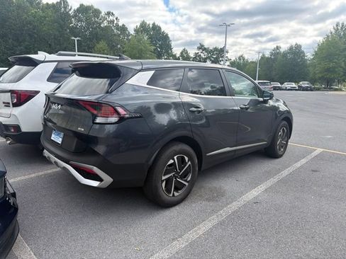 Used 2023 Kia Sportage LX AWD/4WD image 4