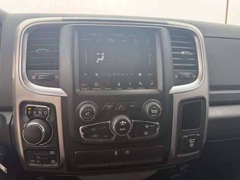 Used 2019 RAM 1500 Classic SLT w/ Luxury Group image 20