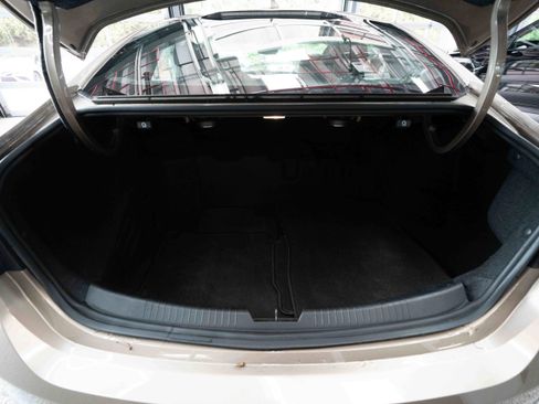 Used 2018 Chevrolet Malibu RS w/ Leather Package FWD image 27