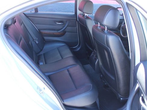 Used 2011 BMW 335i xDrive Sedan AWD/4WD image 18