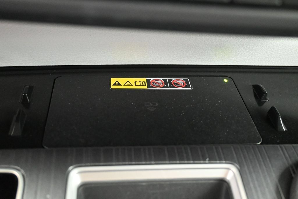 Used 2025 Toyota Sienna XLE w/ XLE Plus Package AWD/4WD image 22