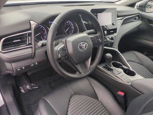 Used 2024 Toyota Camry SE image 10