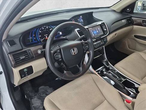 Used 2017 Honda Accord EX-L image 10