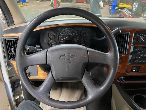 Used 2003 Chevrolet Express 3500 Extended image 16