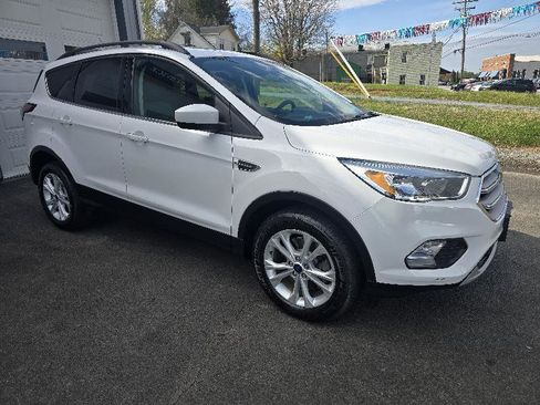 Used 2018 Ford Escape SE AWD/4WD image 3