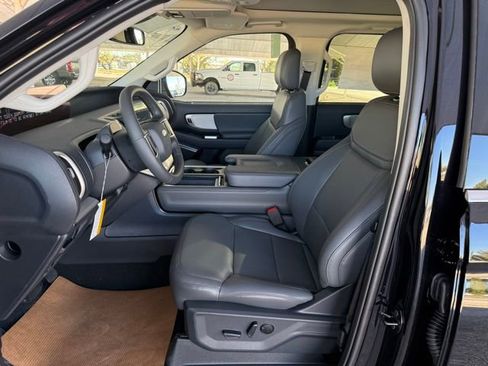 New 2025 Ford Expedition Max Active image 13