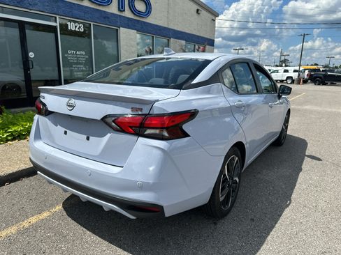 Used 2024 Nissan Versa SR FWD image 4