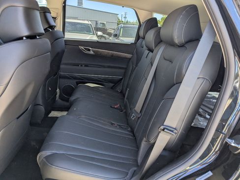 Used 2025 Genesis GV80 2.5T Select image 14