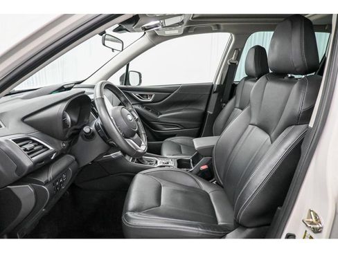 Used 2022 Subaru Forester Touring image 10