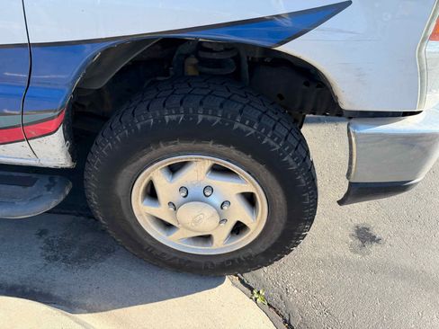 Used 2014 Ford E-250 and Econoline 250 w/ Power Group image 4