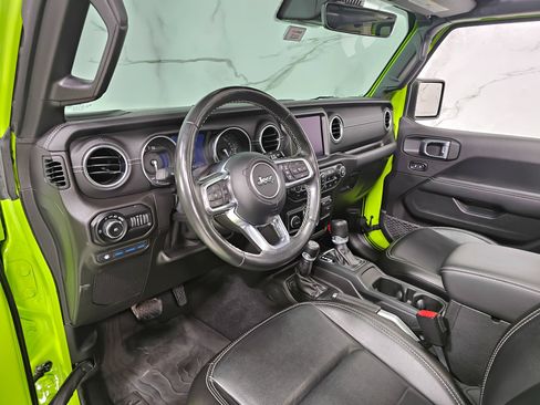 Used 2021 Jeep Wrangler Unlimited Sahara w/ Cold Weather Group AWD/4WD image 21