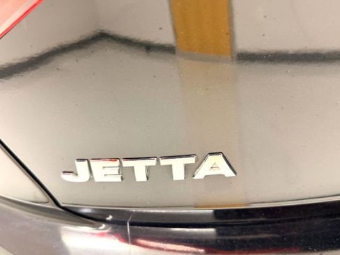 Used 2019 Volkswagen Jetta SE FWD image 14