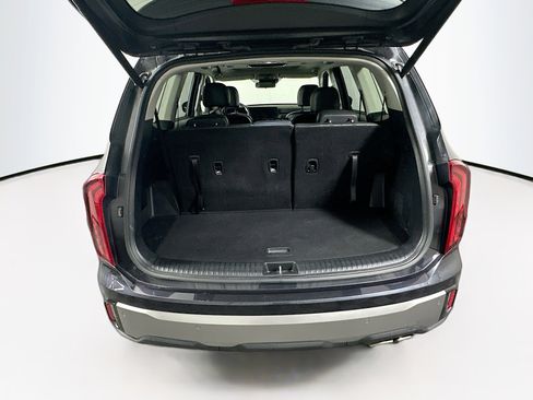 Used 2025 Kia Telluride S image 32