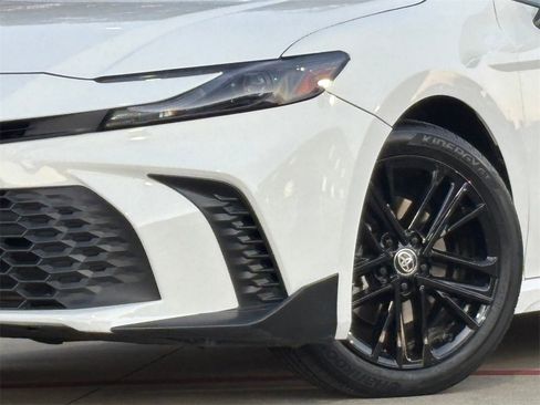 Certified 2025 Toyota Camry SE image 2