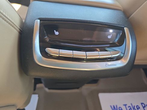 Used 2020 Cadillac XT6 Premium Luxury w/ Platinum Package AWD/4WD image 17