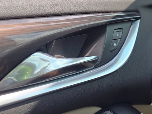 Used 2018 Buick Enclave Essence FWD image 31