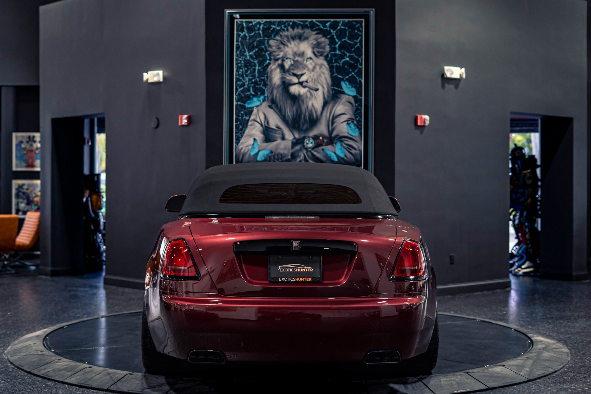 Used 2019 Rolls-Royce Dawn RWD image 43