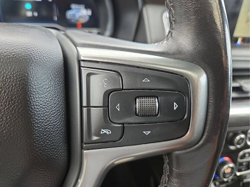 Used 2023 Chevrolet Tahoe Z71 w/ Luxury Package AWD/4WD image 19