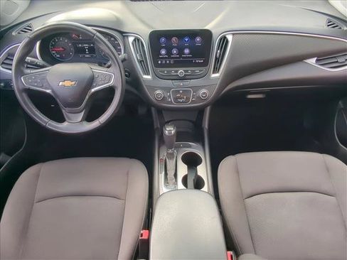 Used 2019 Chevrolet Malibu RS FWD image 18