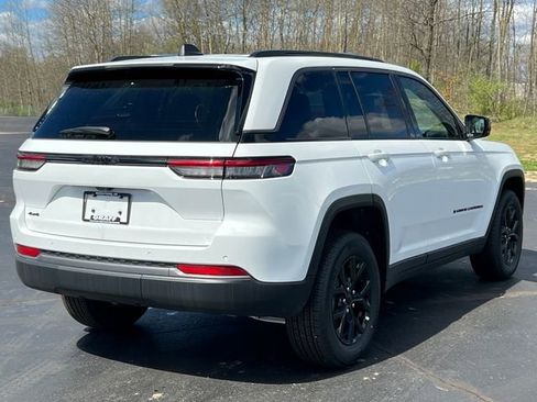 New 2026 Jeep Grand Cherokee Altitude AWD/4WD image 44