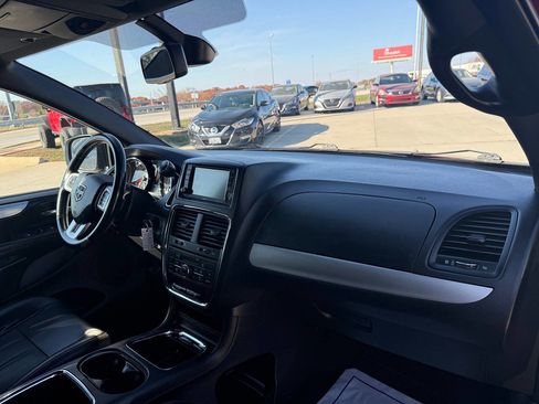 Used 2019 Dodge Grand Caravan GT image 15