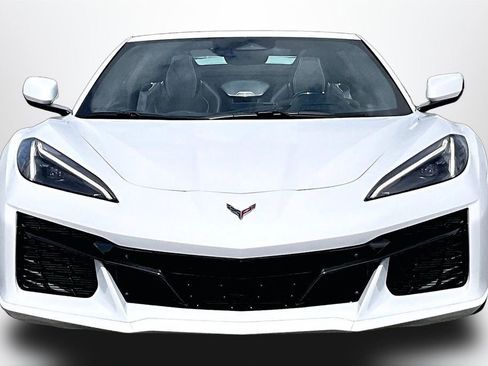 Used 2025 Chevrolet Corvette Z06 w/ Chrome Exterior Badge Package RWD image 2