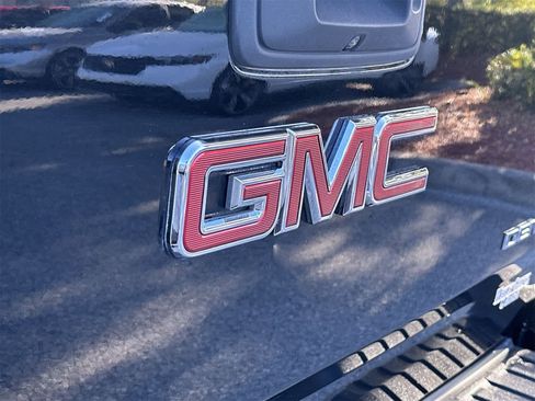 Used 2018 GMC Canyon Denali image 10