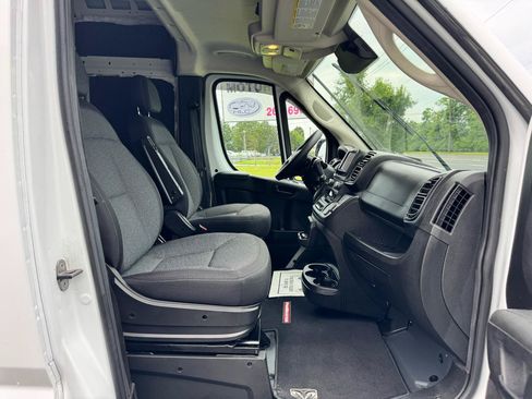 Used 2023 RAM ProMaster 2500 w/ Convenience Group FWD image 16