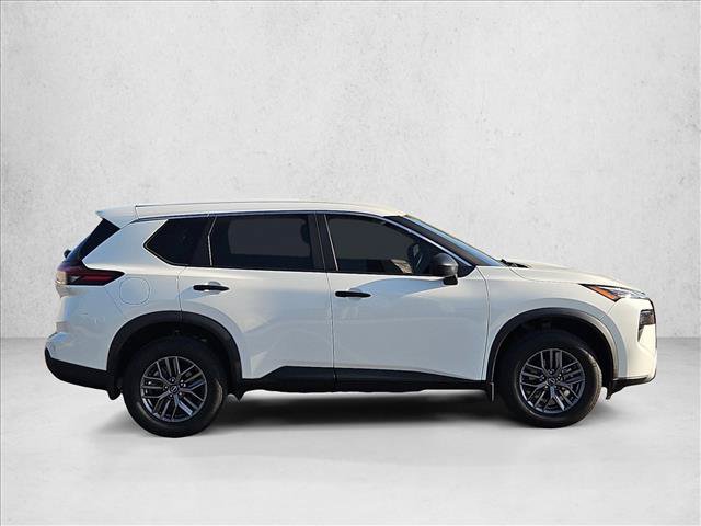 Used 2024 Nissan Rogue S FWD image 4